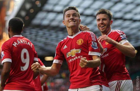 并为球队贡 并为球队贡